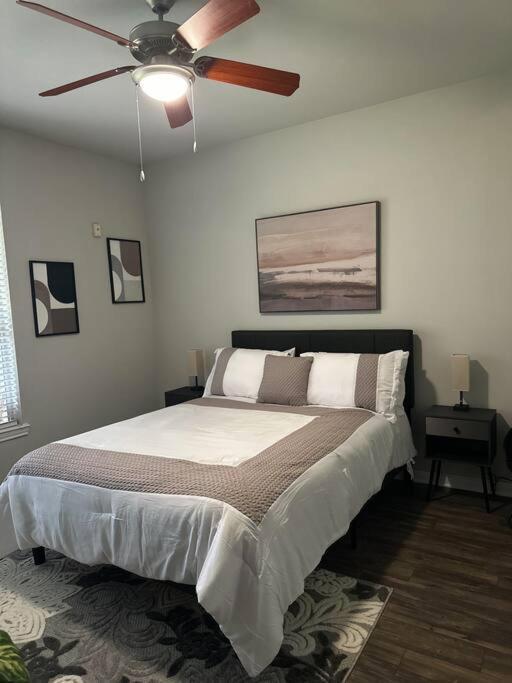 Devine Livings At Hermann Park Apartamento Houston Exterior foto